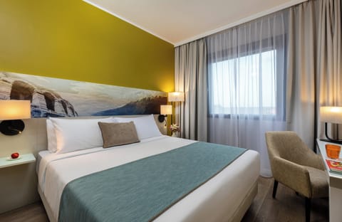 Minibar, in-room safe, desk, soundproofing