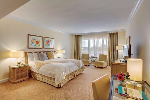 Standard Room no Balcony, 1 King Bed | Premium bedding, in-room safe, desk, blackout drapes