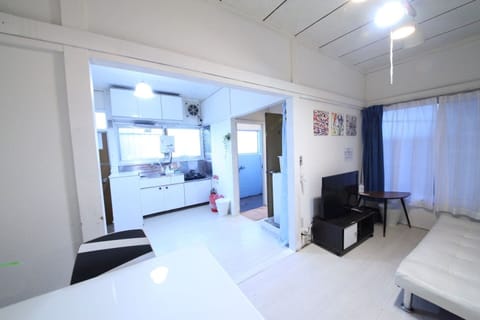 DAIICHI-H SHIN-OKUBO Room.A | Bathroom | Shower, free toiletries, hair dryer, towels