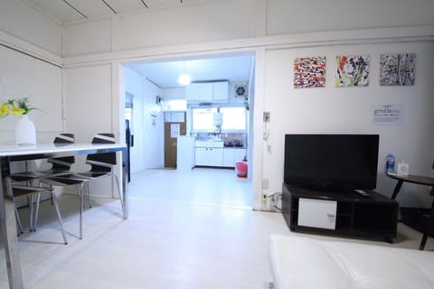 DAIICHI-H SHIN-OKUBO Room.A | Iron/ironing board, free WiFi