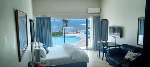 Deluxe King/Twin Room - Sea View-2 | Premium bedding, down comforters, desk, laptop workspace