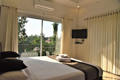 Deluxe Double Room | Egyptian cotton sheets, premium bedding, free WiFi