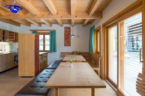 House (Kunsthaus) | In-room dining