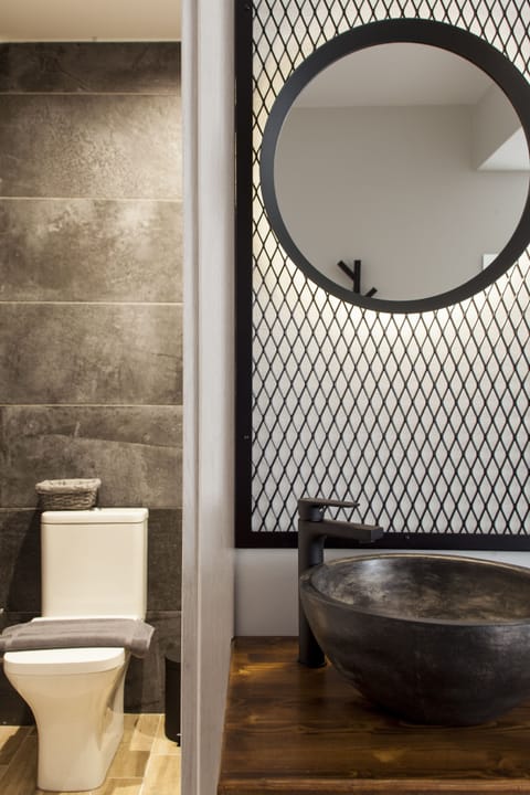 Studio (2) | Bathroom sink