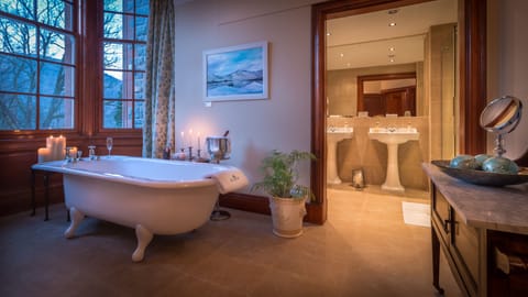 Glencoe House Suite with Hot Tub No.2 | Bathroom | Separate tub and shower, deep soaking tub, rainfall showerhead