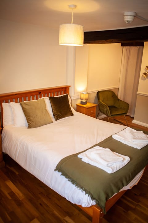 Traditional Double Room, Ensuite, Courtyard View (Hound)