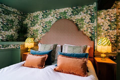 Traditional Double Room, Ensuite (Hound)