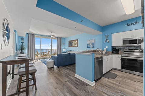 Condo, 1 Bedroom, Balcony, Ocean View (615) | Private kitchen | Full-size fridge, microwave, coffee/tea maker, dining tables