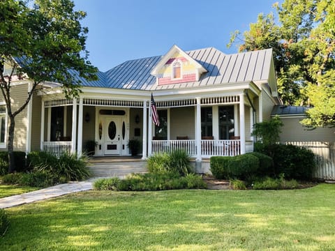 Come stay at The Painted Lady. A 4000 sq. ft. estate in the heart of town.
