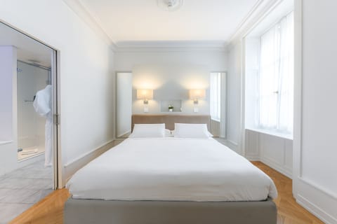 1 bedroom, Frette Italian sheets, premium bedding, pillowtop beds