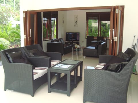 Villa, 2 Bedrooms, Smoking, Private Pool | Lounge