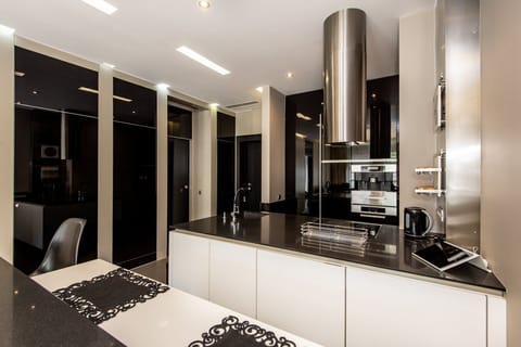 Design Apartment | Private kitchenette | Fridge, oven, stovetop, dishwasher