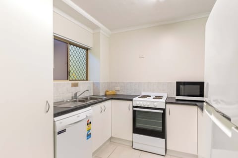 Apartment, 2 Bedrooms | Private kitchen | Full-size fridge, microwave, stovetop, dishwasher