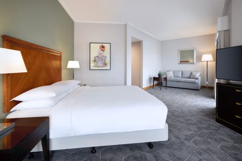 Superior Room, 1 Queen Bed, Non Smoking | Egyptian cotton sheets, premium bedding, down comforters, pillowtop beds
