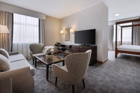 Suite, 1 Bedroom, Non Smoking | Living room | Flat-screen TV