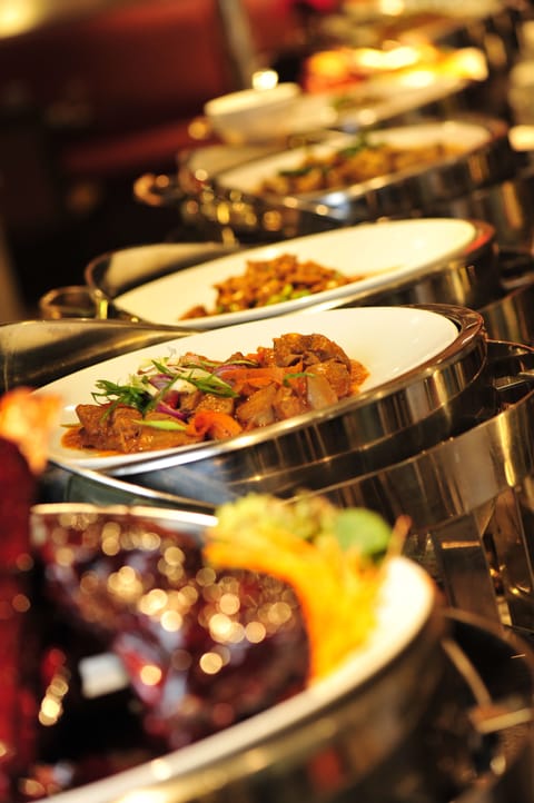 Daily buffet breakfast (PHP 850 per person)