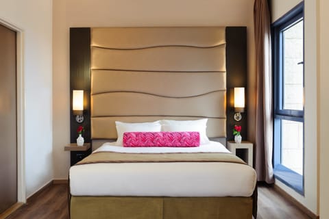 Superior Double or Twin Room | Minibar, in-room safe, desk, soundproofing