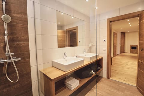 Family Room, 2 Bedrooms (Almrausch) | Bathroom | Hair dryer, towels