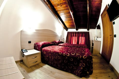 Comfort Double or Twin Room | Select Comfort beds, desk, free cribs/infant beds, free WiFi