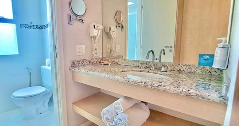 Superior Triple Room, 3 Twin Beds, Non Smoking | Bathroom | Shower, rainfall showerhead, free toiletries, hair dryer