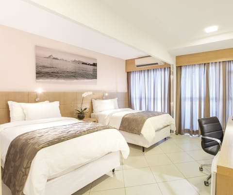 Superior Twin Room, 2 Twin Beds, Non Smoking | Hypo-allergenic bedding, minibar, in-room safe, desk