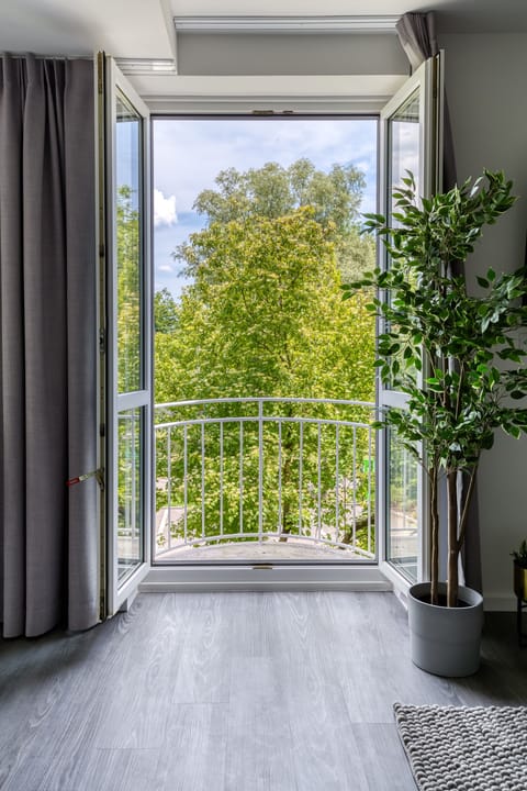 Suite M with Balcony | Balcony