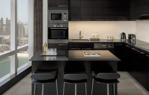 Fridge, espresso maker, coffee/tea maker