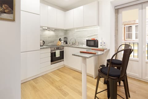 Standard Apartment, 1 Bedroom, City View | Private kitchenette | Full-size fridge, microwave, oven, stovetop