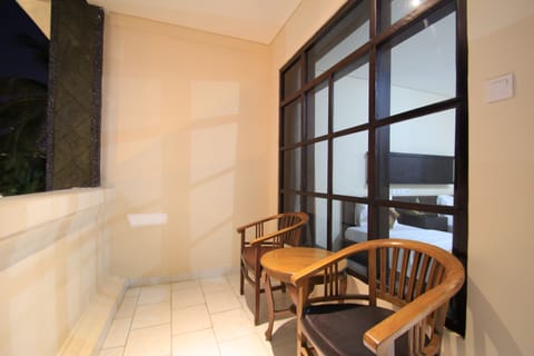 Desk, rollaway beds, free WiFi, bed sheets