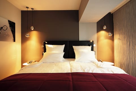 Junior Suite | Premium bedding, Select Comfort beds, in-room safe, desk