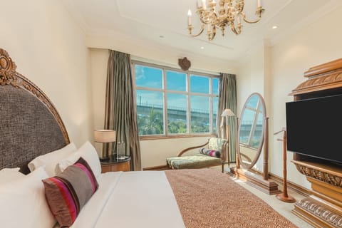 Royal Suite, 1 King Bed | 10 bedrooms, minibar, in-room safe, individually furnished