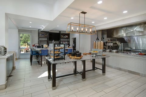 Daily continental breakfast (USD 15.00 per person)