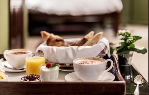 Daily continental breakfast (GBP 11.95 per person)