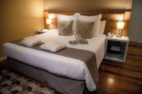 Suíte Master | Premium bedding, pillowtop beds, in-room safe, desk