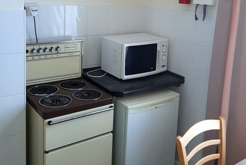 Apartment | Private kitchen | Fridge, microwave, oven, stovetop