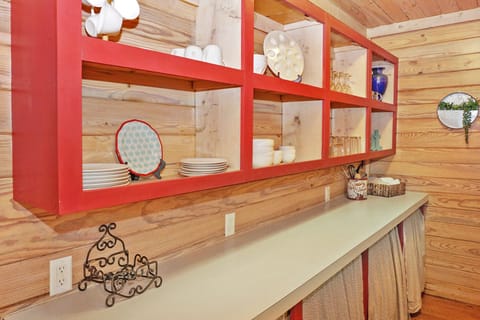 Fully equipped with dishes and cooking utensils