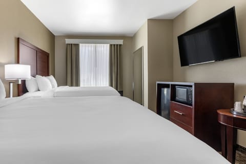 Suite, Multiple Beds, Non Smoking | Egyptian cotton sheets, premium bedding, down comforters, pillowtop beds