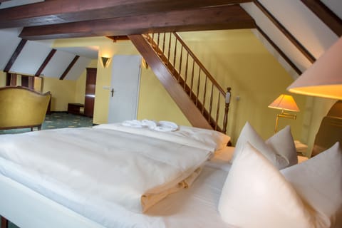 Deluxe Suite | Premium bedding, minibar, individually decorated, individually furnished