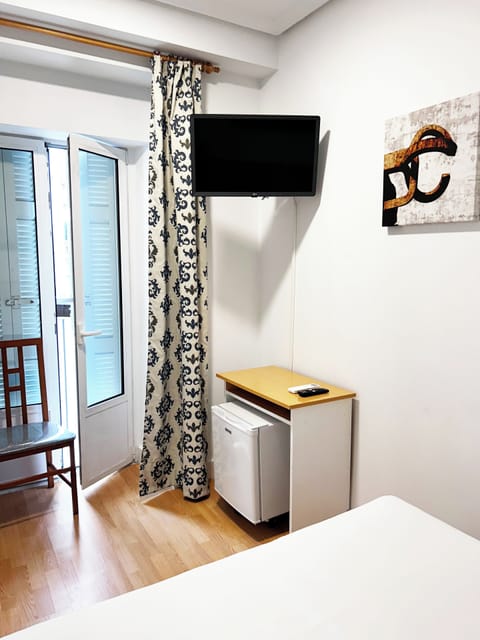 Double Room, Balcony | Desk, free WiFi, bed sheets