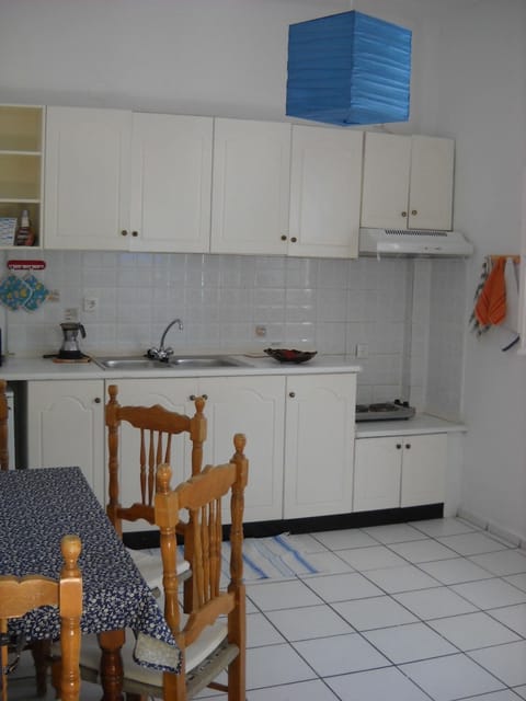 Apartment, 1 Bedroom, Balcony, Mountain View | Interior