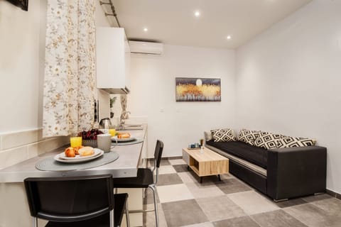 Apartment (Nirvana) | Living area | Flat-screen TV