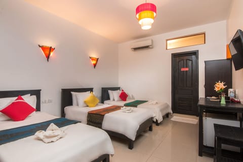 Triple Room, 3 Twin Beds | View from room