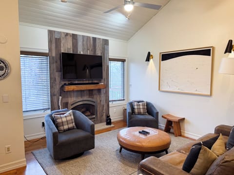 Welcome home to Cascades at EagleRidge Stuart 3