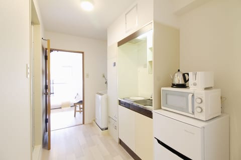 Condo, 1 Bedroom (303) | Private kitchen | Fridge, microwave, stovetop, toaster
