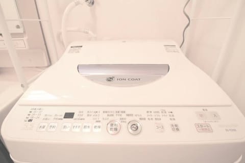 Condo, 2 Bedrooms (3F) | Laundry