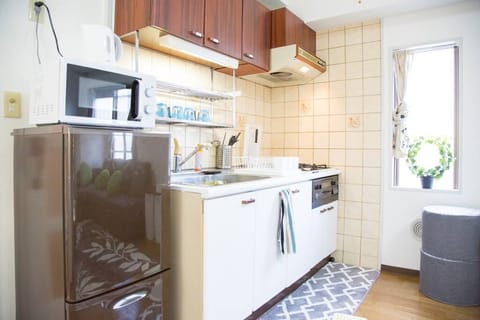 Condo, 1 Bedroom (201) | Private kitchen | Fridge, microwave, stovetop, toaster