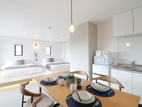 Condo, 1 Bedroom (601) | In-room dining