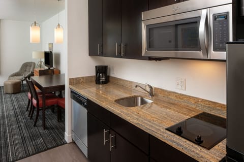 Studio, 2 Queen Beds | Private kitchen | Fridge, microwave, stovetop, dishwasher