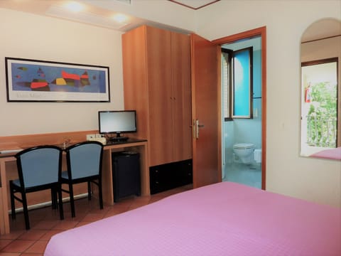 Down comforters, minibar, desk, laptop workspace