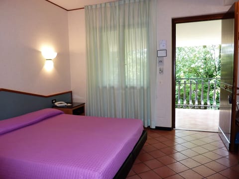 Down comforters, minibar, desk, laptop workspace